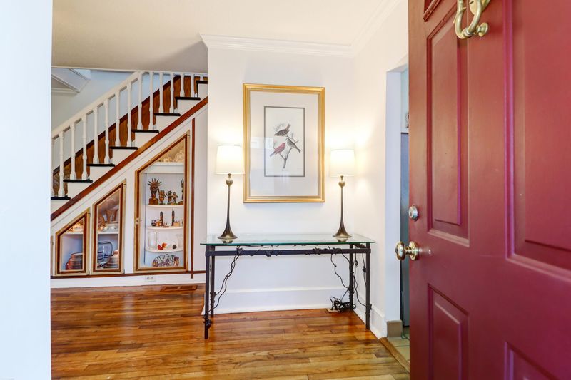 2 Trapman St, Charleston, SC 29401