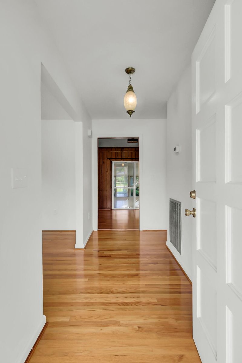6 Campanella Ct, Hanahan, SC 29410