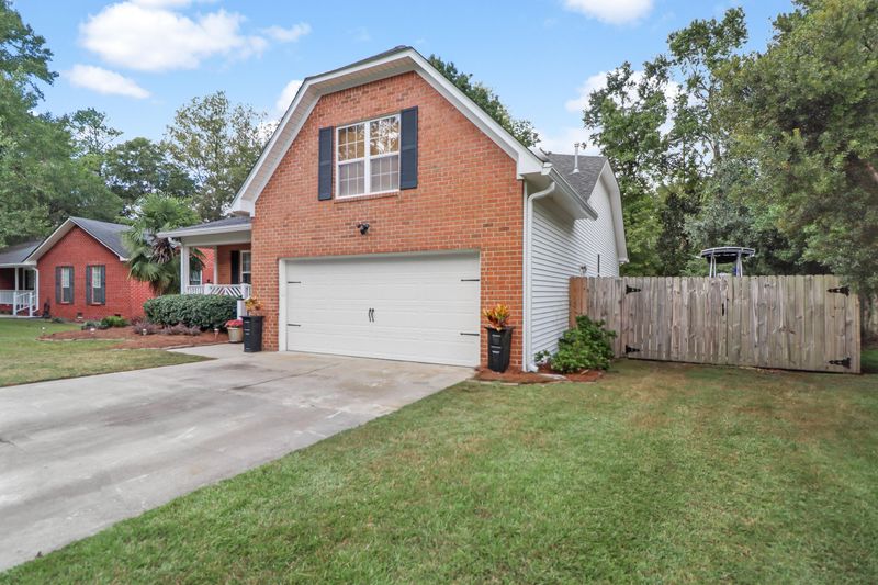 183 Thames Ave, Summerville, SC 29485