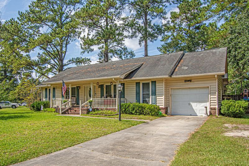 200 Four Iron Dr, Summerville, SC 29483