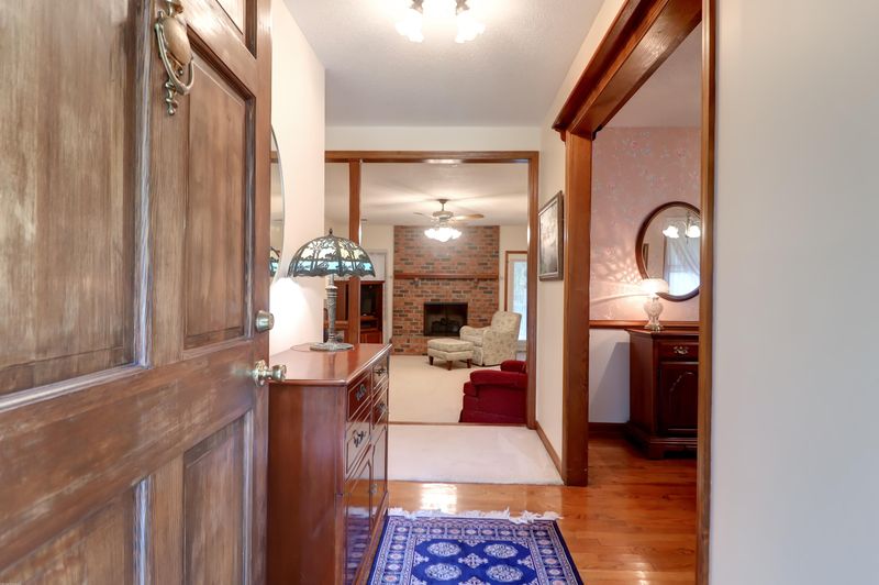 1958 Ashley Hall Rd, Charleston, SC 29407