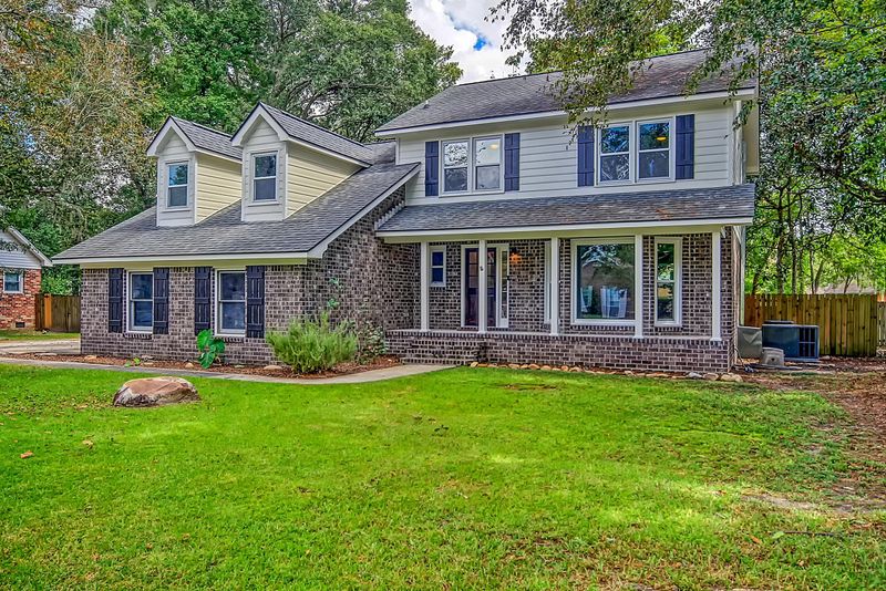 215 Old Dominion Dr, North Charleston, SC 29418