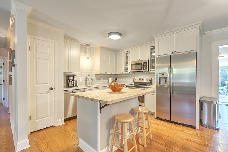 1609 Point Park Dr, Johns Island, SC 29455
