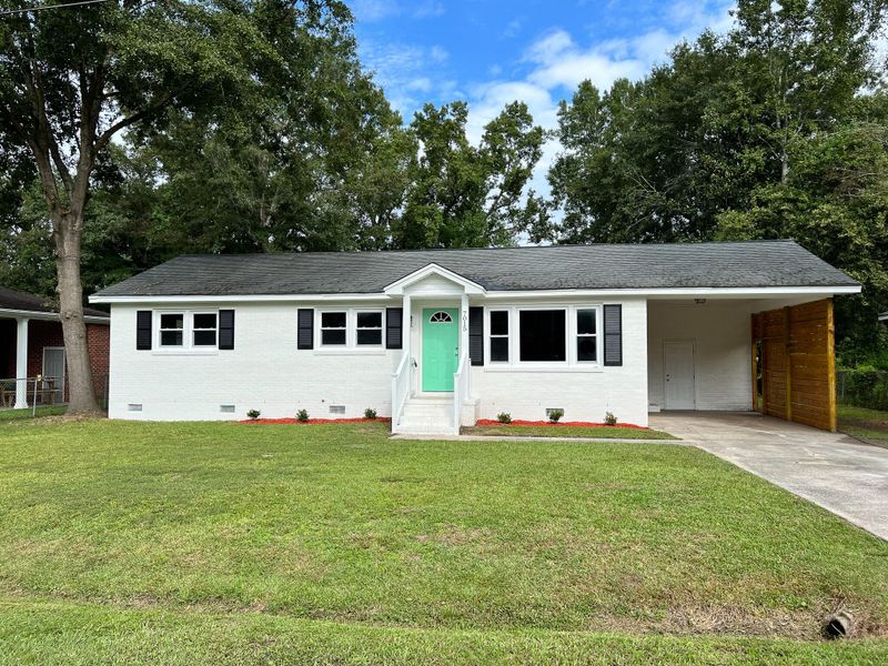 7015 Midland Dr, North Charleston, SC 29406