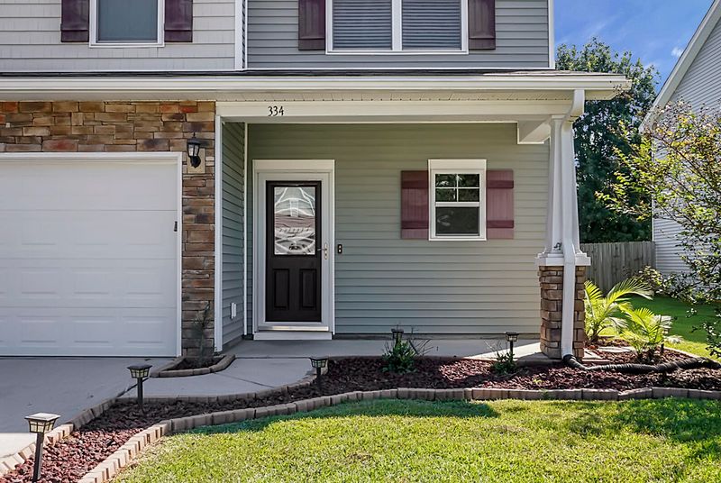 334 Drayton Place Dr, Moncks Corner, SC 29461