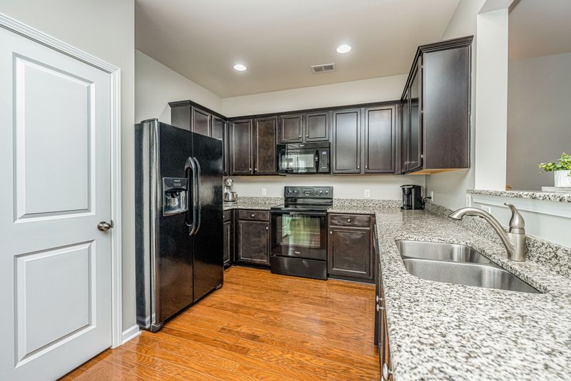 3323 Conservancy Ln, Charleston, SC 29414