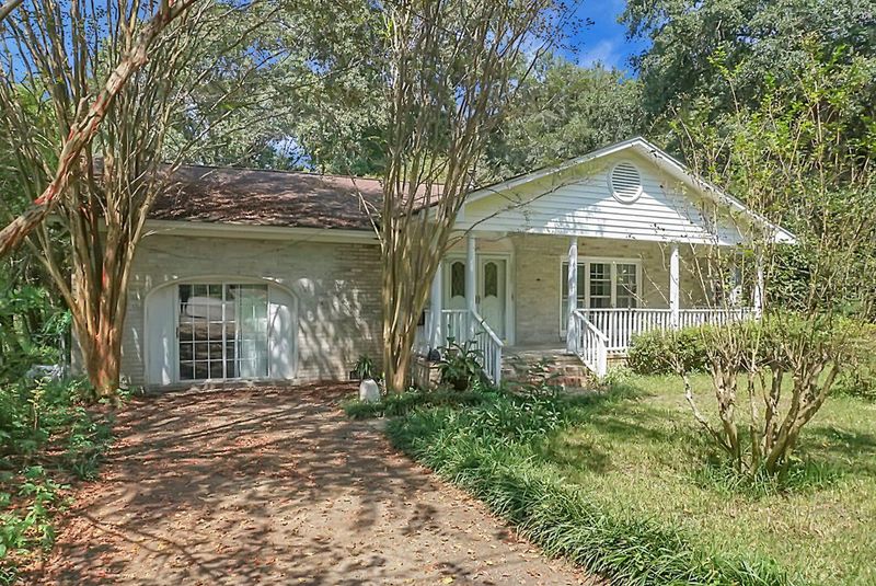 6965 Whitcomb Dr, North Charleston, SC 29406