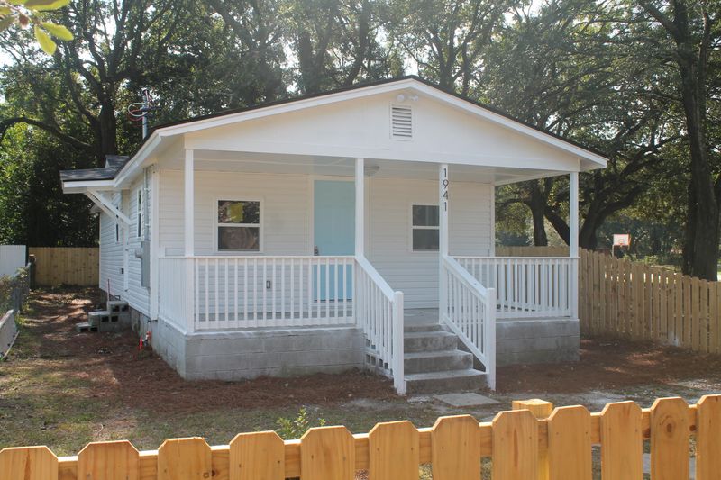 1941 Robertson Blvd, North Charleston, SC 29406