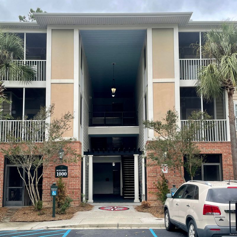 1001 Basildon Rd, Mount Pleasant, SC 29466