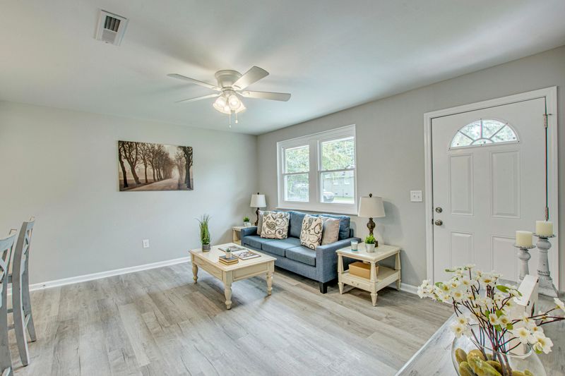 2808 N Oakridge Cir, North Charleston, SC 29420