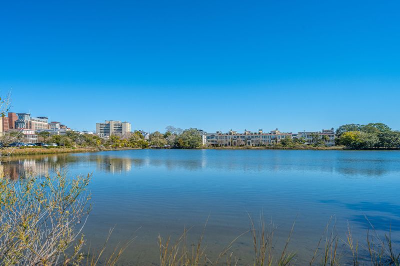 14 Lockwood Dr #7 E, Charleston, SC 29401