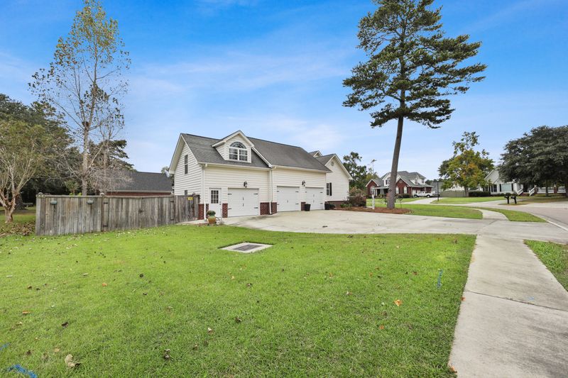 1416 Sterling Oaks Dr, Moncks Corner, SC 29461