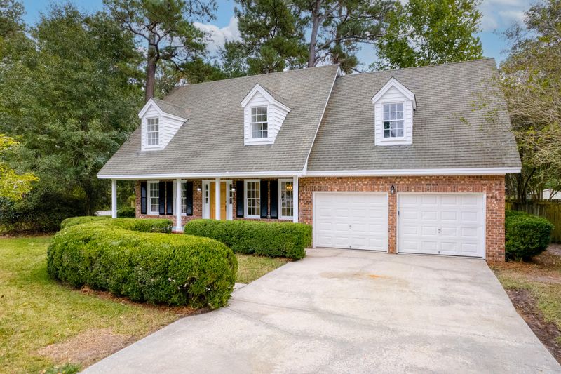 100 Towhee Dr, Summerville, SC 29485