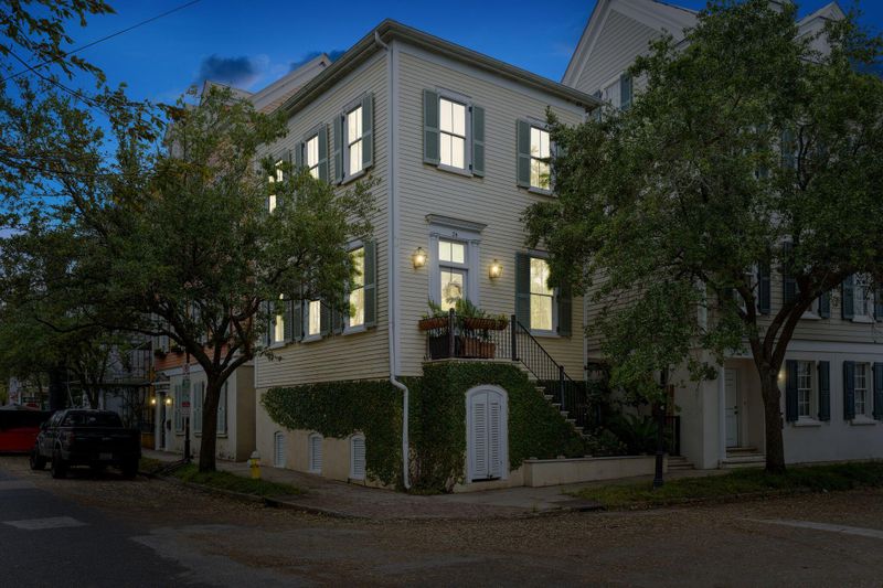 24 Marion St, Charleston, SC 29403