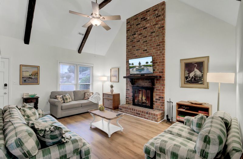 5576 Evelyn Dr, North Charleston, SC 29418