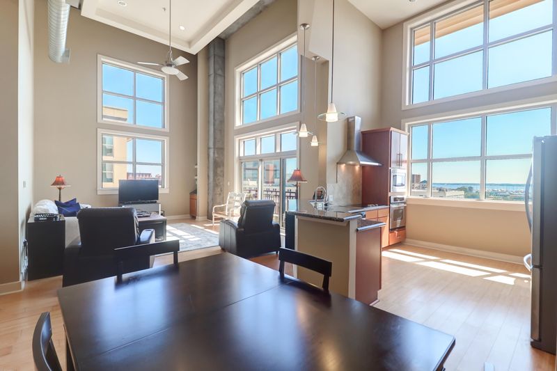 150 Bee St #802, Charleston, SC 29401