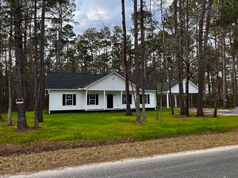 667 Coral Acres Dr, Moncks Corner, SC 29461