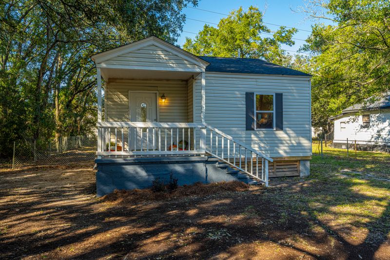 2392 Lupine St, North Charleston, SC 29405