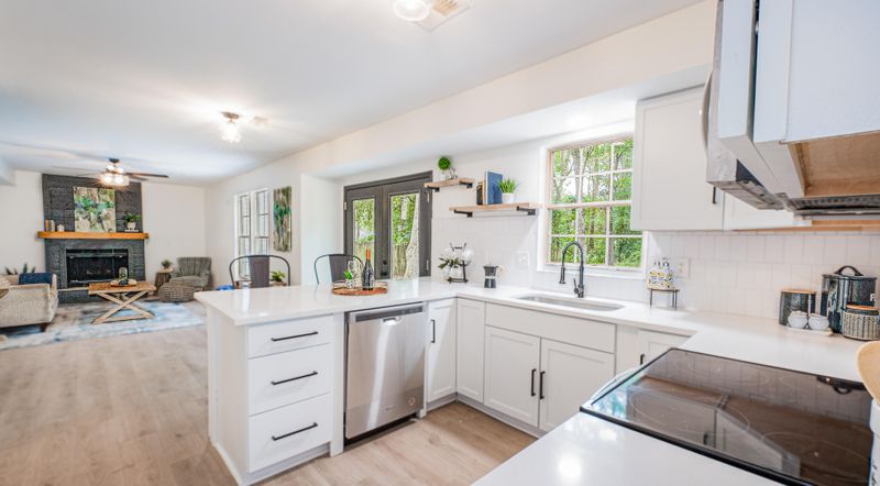 5405 Roxbury Dr, North Charleston, SC 29418