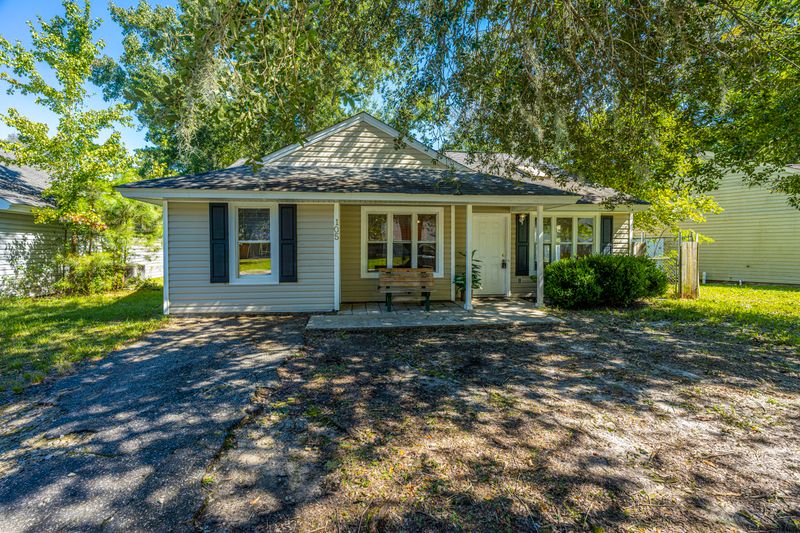 105 Robert Dr, Ladson, SC 29456