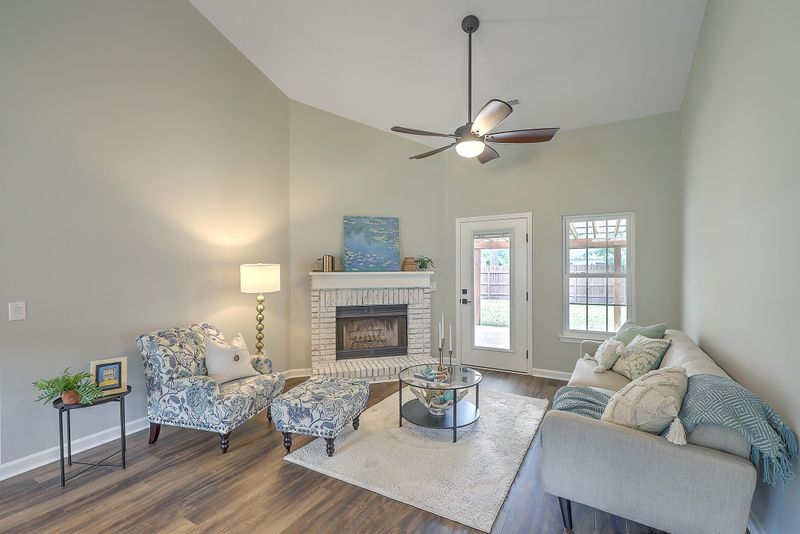 113 Macfarren Ln, Summerville, SC 29485