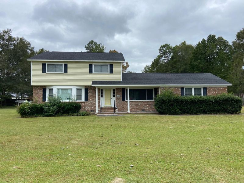 1157 W Main St, Harleyville, SC 29448