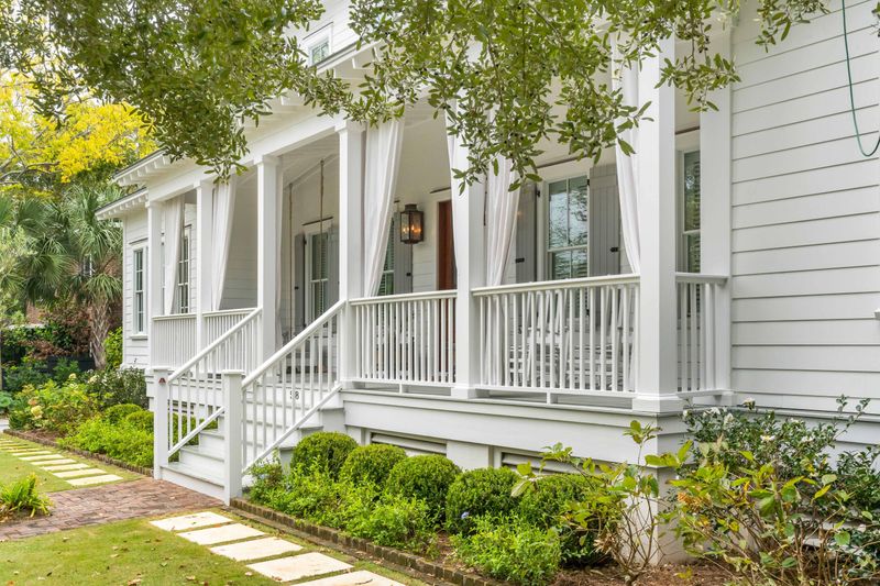 518 Center St, Mount Pleasant, SC 29464