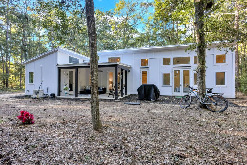 450 Palmetto Pointe Ln, Edisto Island, SC 29438