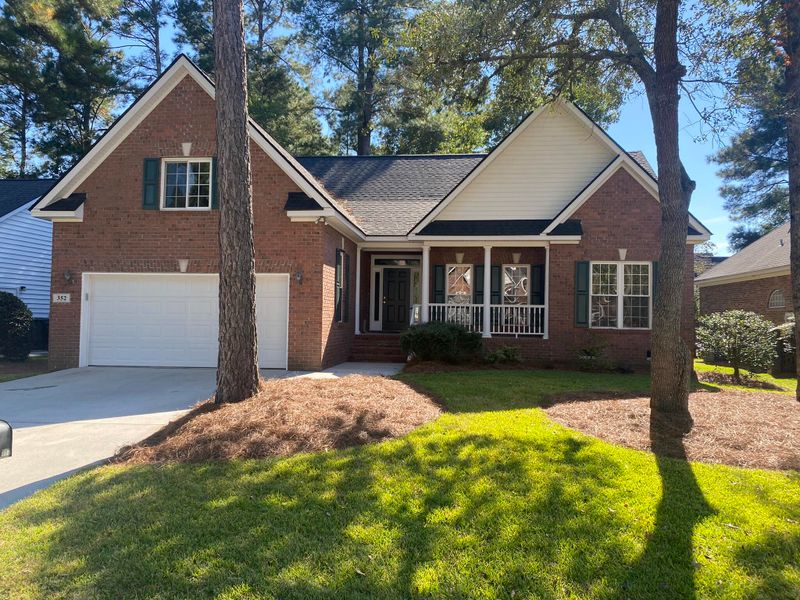 352 Prestwick Ct, Summerville, SC 29483