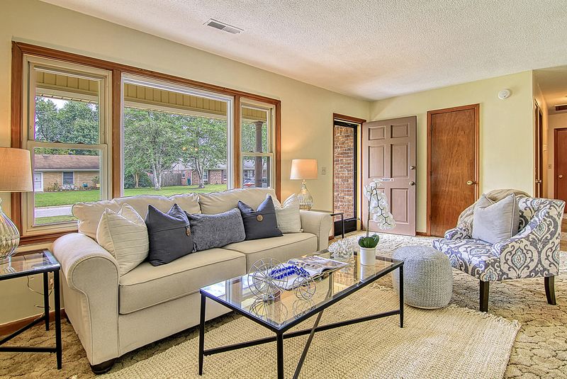 19 Montclair Ave, Goose Creek, SC 29445