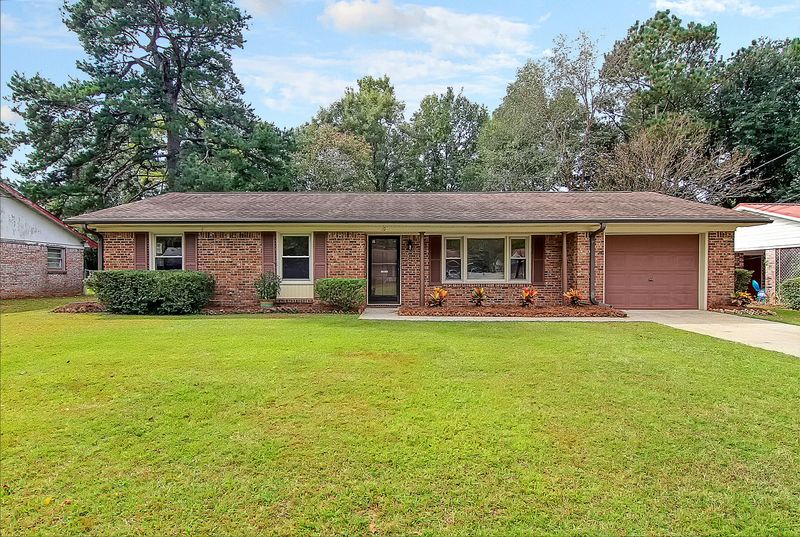 19 Montclair Ave, Goose Creek, SC 29445
