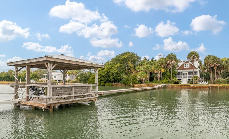 2647 Buccaneer Rd, Isle Of Palms, SC 29451