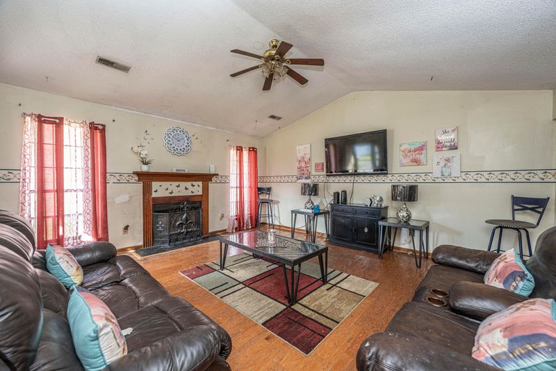 1010 T J Ln, Summerville, SC 29483