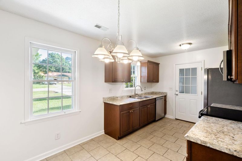 116 Shadow Brook Dr, Summerville, SC 29486