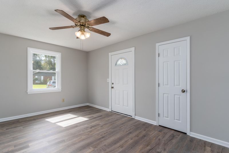 119 Waring Rd, Summerville, SC 29485