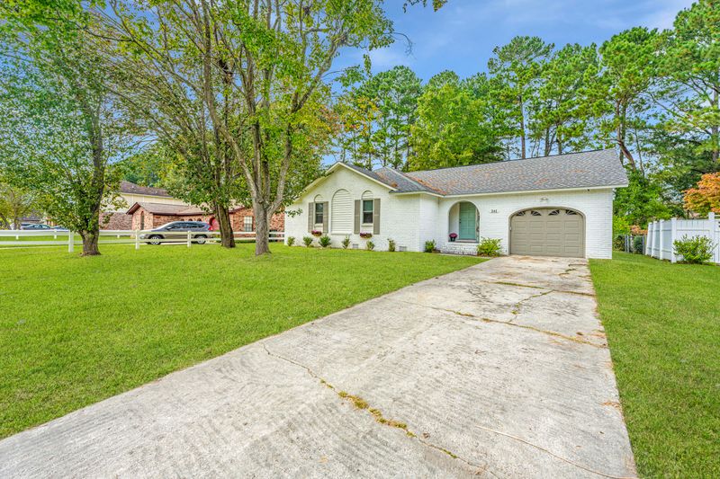 241 Foxborough Rd, Goose Creek, SC 29445