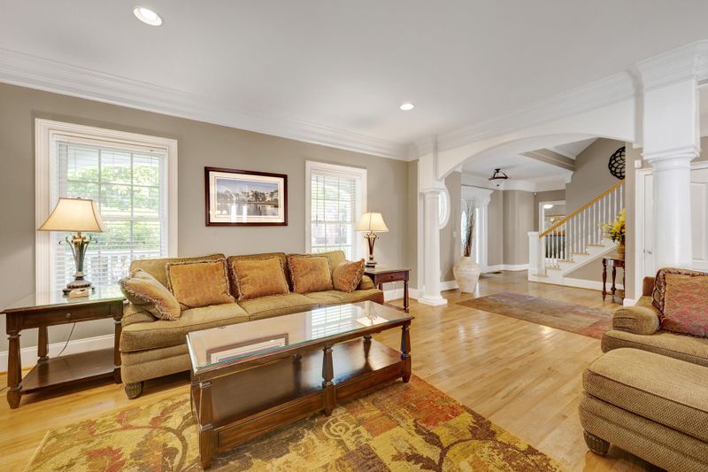 664 Hamlet Cir, Goose Creek, SC 29445