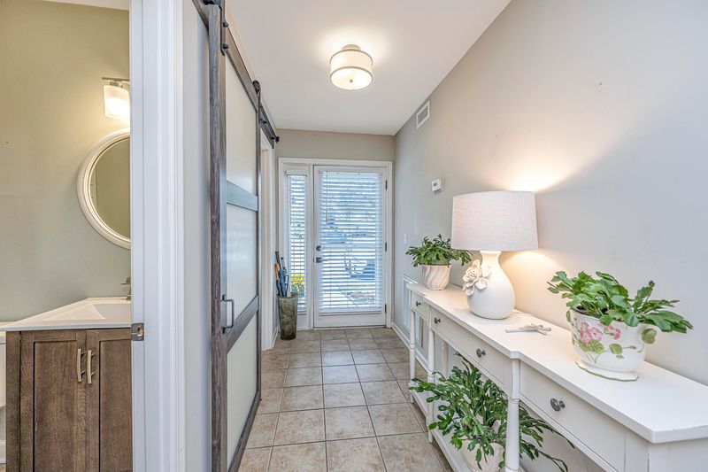 905 Ventura Pl, Mount Pleasant, SC 29464