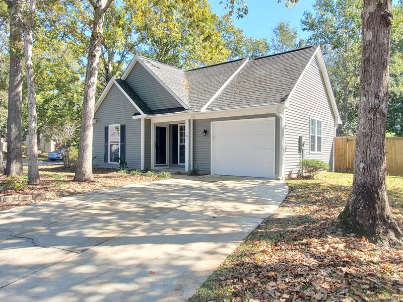 101 Ceinwein Ct, Goose Creek, SC 29445