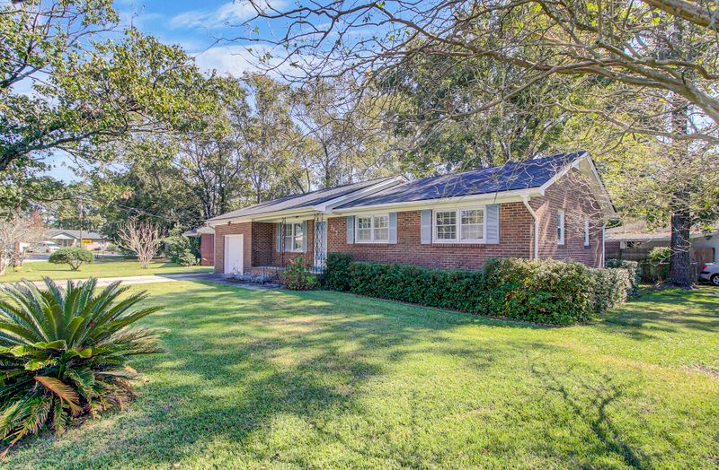 117 Camelot Dr, Goose Creek, SC 29445