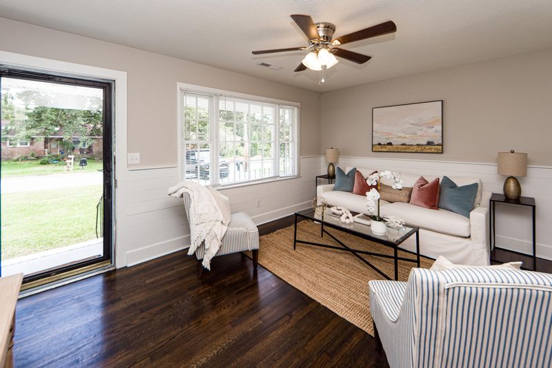 208 Camelot Dr, Goose Creek, SC 29445