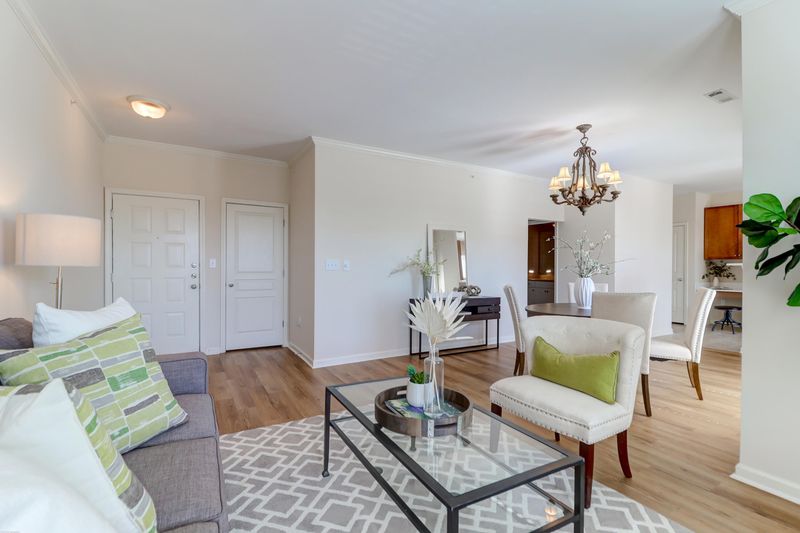 280 Seven Farms Dr #303, Charleston, SC 29492