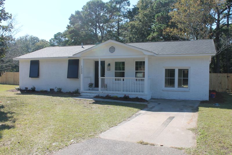 1333 Bresee St, Charleston, SC 29412