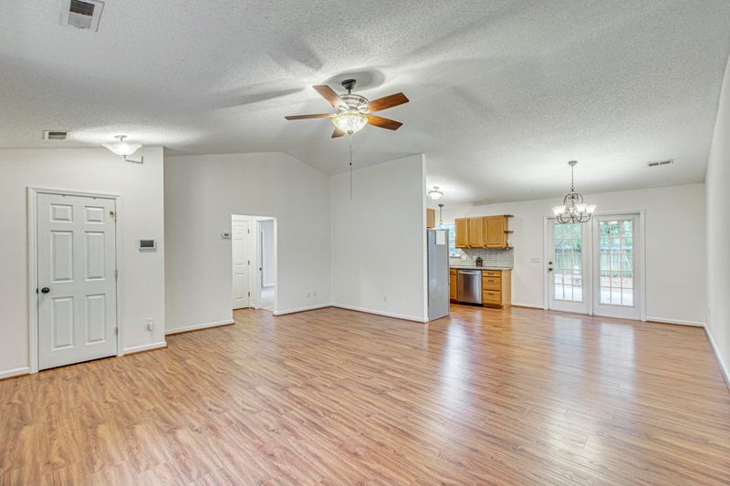 404 York St, Ladson, SC 29456