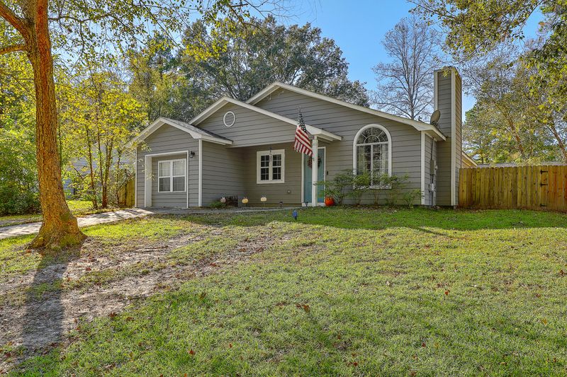 402 White Church Ln, Summerville, SC 29485