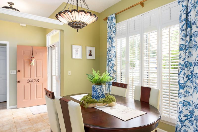 3423 Farmers Market Dr, Charleston, SC 29414