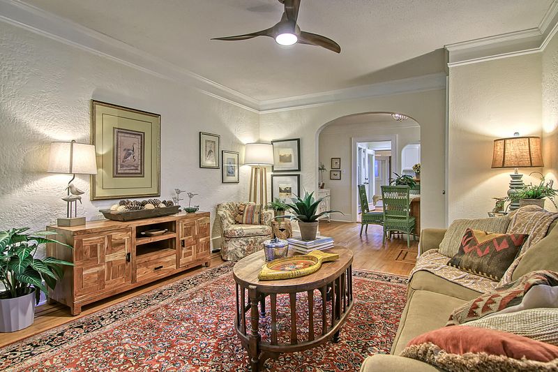 208 Live Oak Ave, Charleston, SC 29407