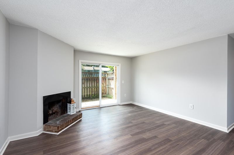 1402 Camp Rd #5b, Charleston, SC 29412
