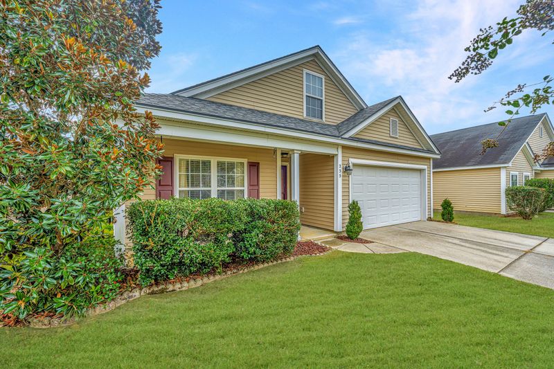 235 Maypop Dr, Goose Creek, SC 29445