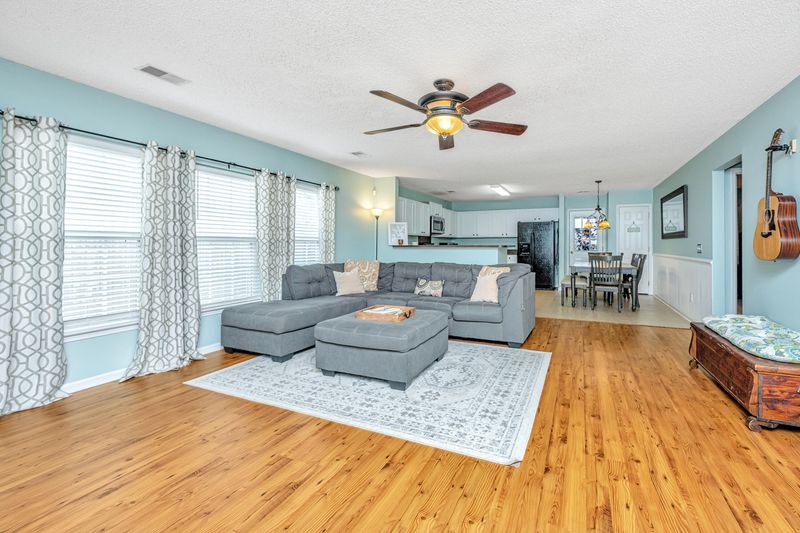 235 Maypop Dr, Goose Creek, SC 29445